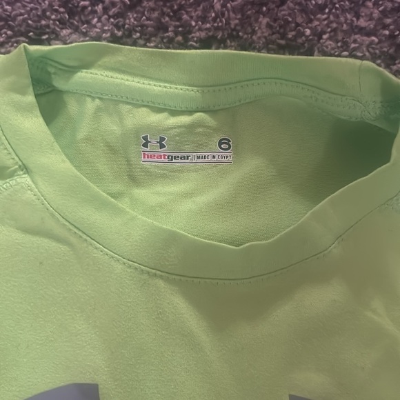 Girls Size 6 Under Armour Tee - Picture 2 of 2